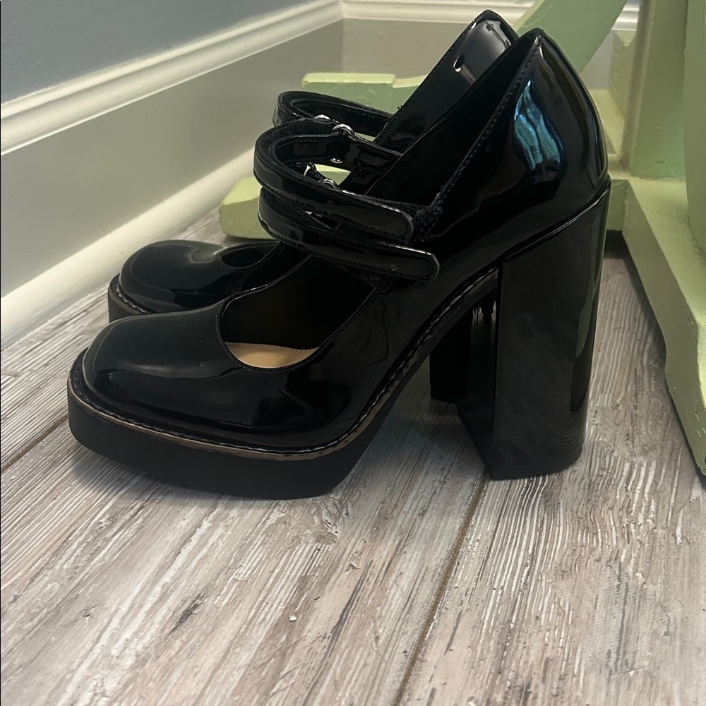 Steve Madden Black Patent Mary Jane Heels